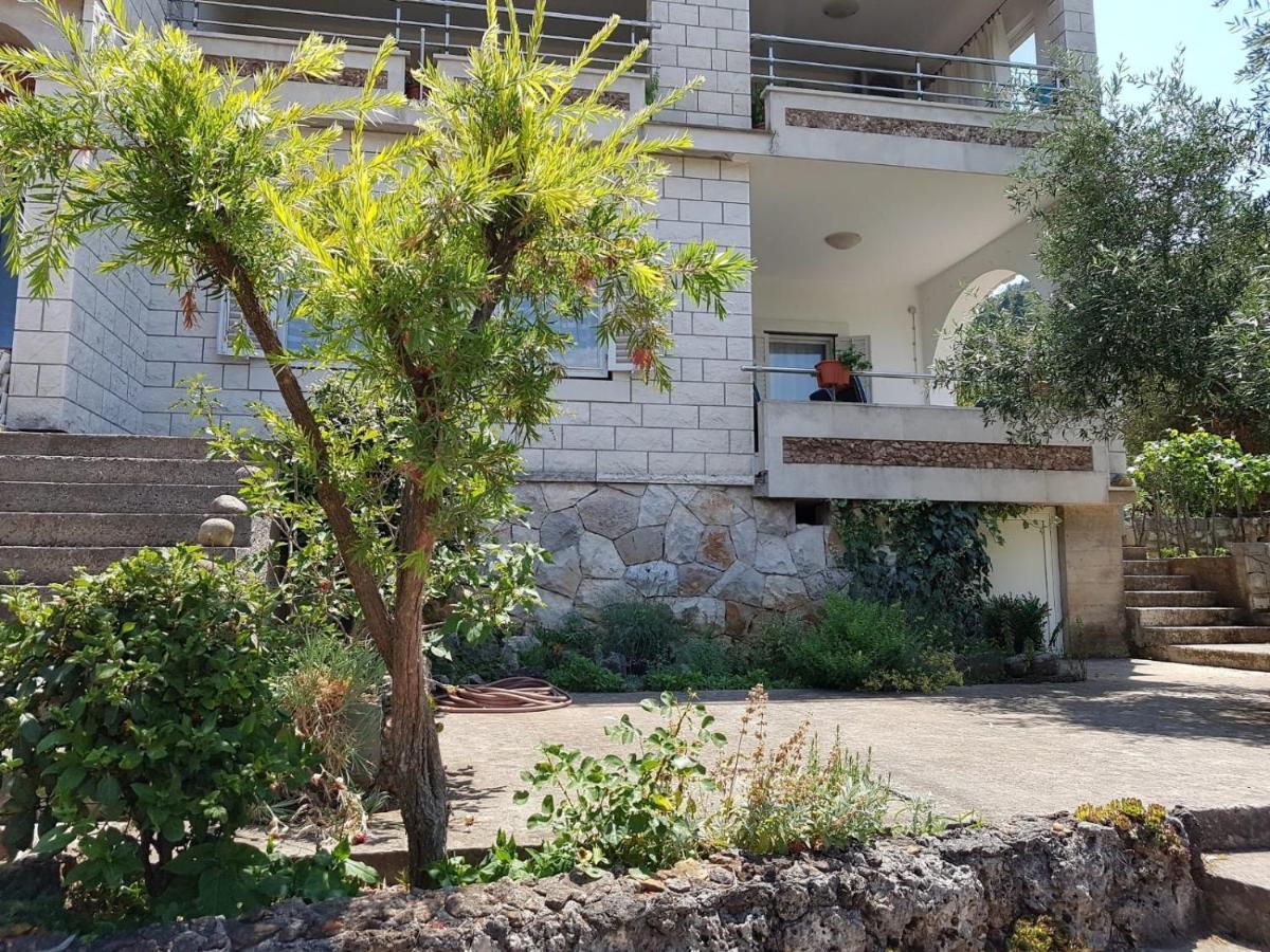 Apartmani Luka Zrnovo Exterior photo