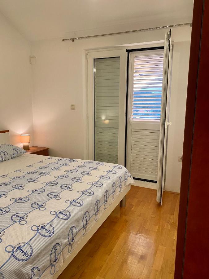 Apartmani Luka Zrnovo Exterior photo
