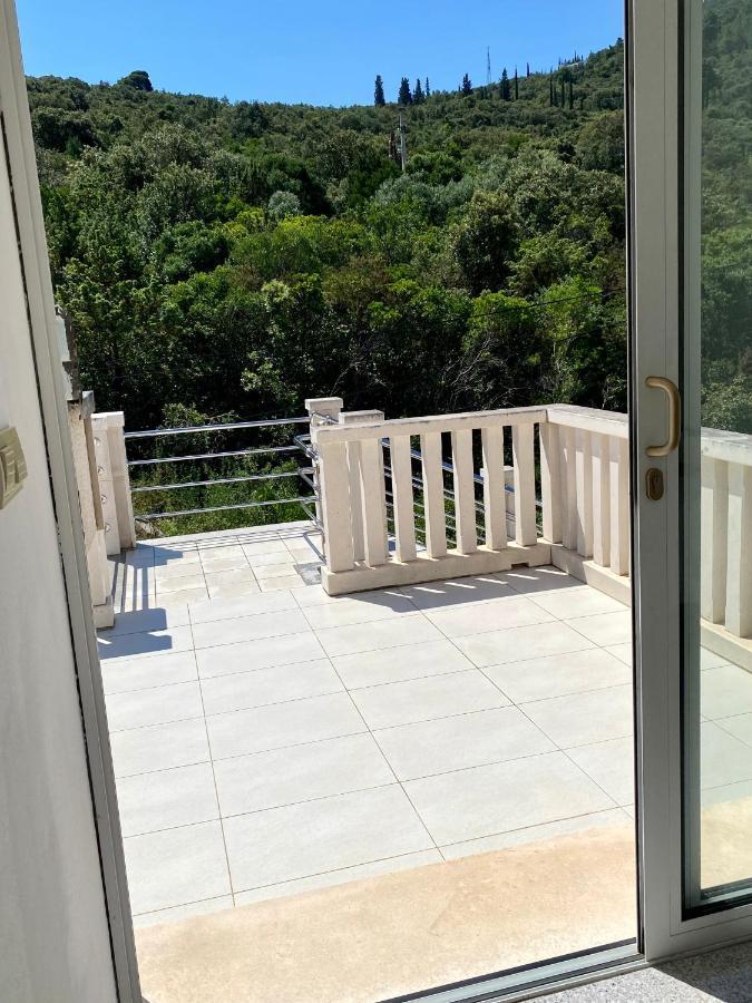 Apartmani Luka Zrnovo Exterior photo